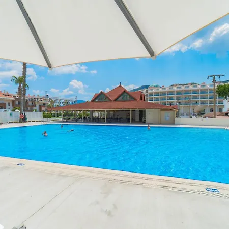 Club Pineta Μαρμαρίς