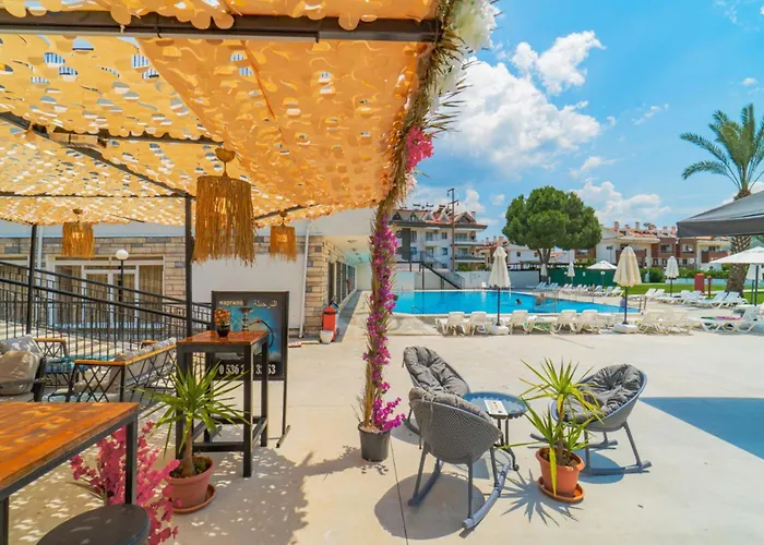 Club Pineta 4* Μαρμαρίς