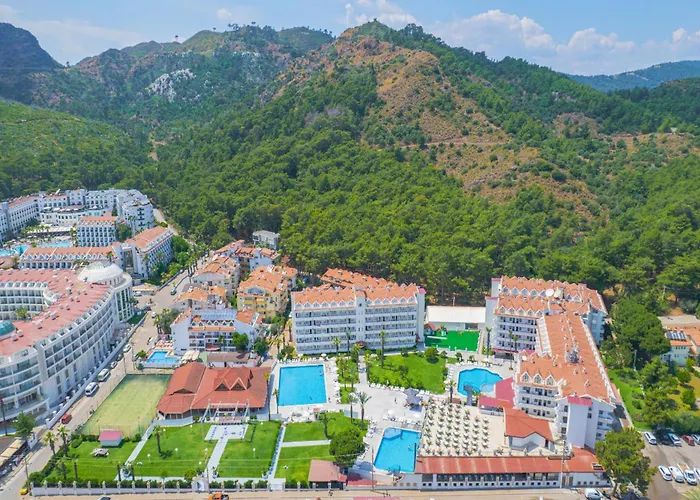Club Pineta Ξενοδοχείο Μαρμαρίς