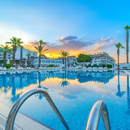 Club Pineta Hotel 4*