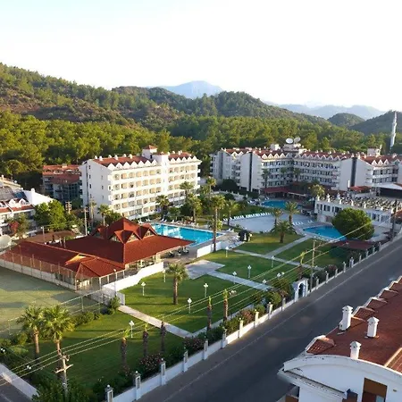 Club Pineta 4*
