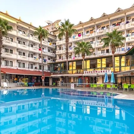 Club Pineta Hotel 4*
