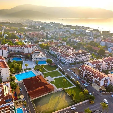Hotel Club Pineta 4*