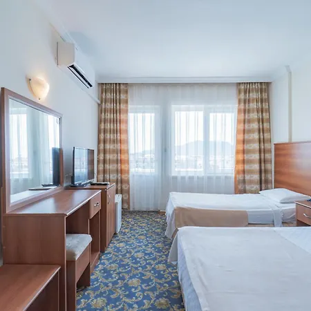 Club Pineta 马尔马里斯