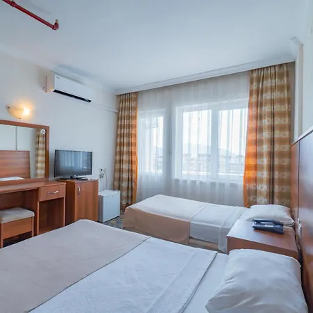 Hotel Club Pineta 4*