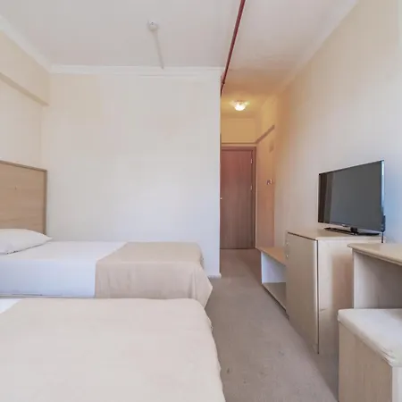 Club Pineta 马尔马里斯