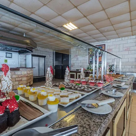 Club Pineta 马尔马里斯