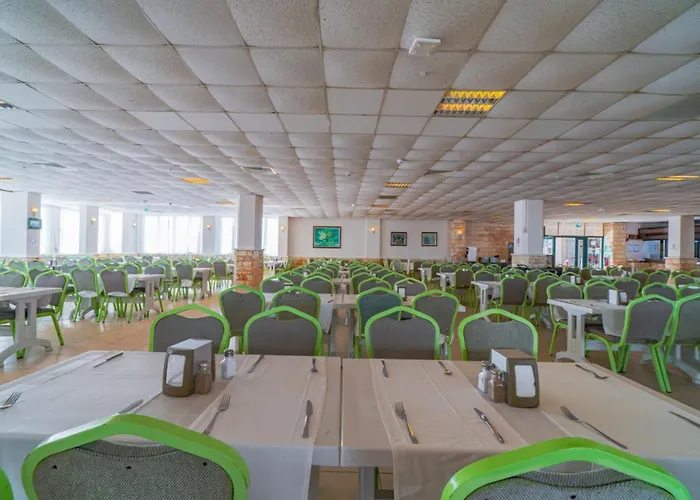 Club Pineta 4* Μαρμαρίς